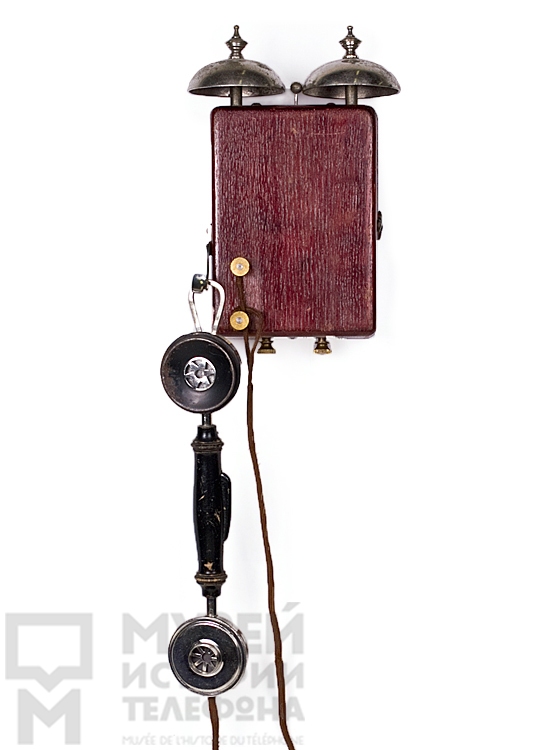 Телефонный аппарат системы МБ с поляризованным звонком, деревянный корпус