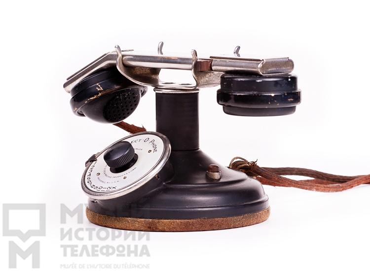Телефон-коммутатор для внутренней связи с микротелефонной трубкой и переключателем на 12 номеров