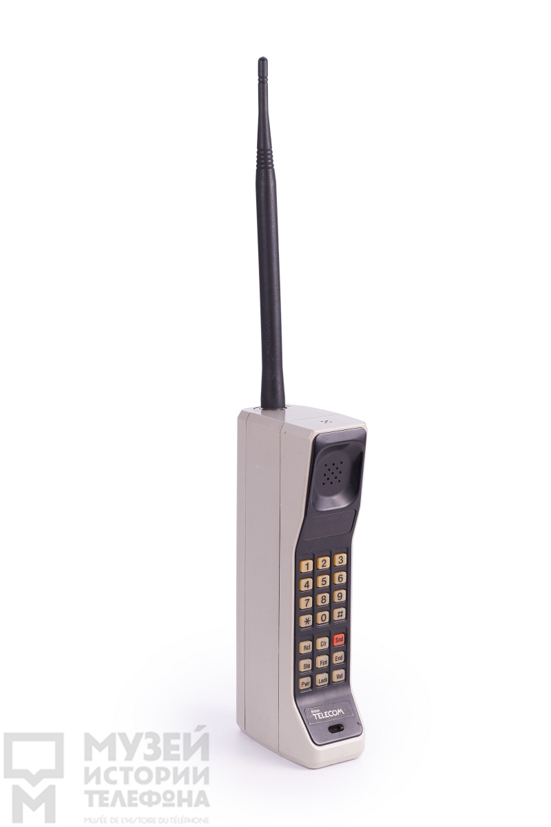 Мобильный телефон Motorola DynaTAC 8000X, первая британская версия - British Telecom OPAL