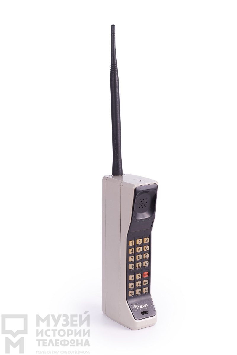 Мобильный телефон Motorola DynaTAC 8000X, первая британская версия -  British Telecom OPAL