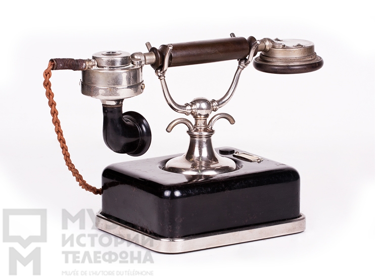 Телефонный аппарат системы ЦБ в корпусе из листового металла с микротелефонной трубкой и встроенным звонком, модель ZB 08