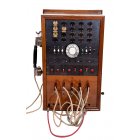 Настенный телефонный коммутатор на 20 номеров и 4 линии с диском-номеронабирателем для выхода в городскую АТС