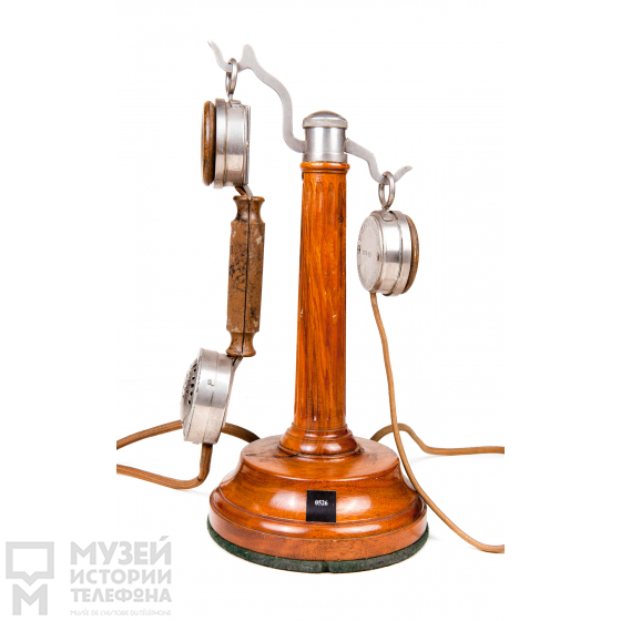 Телефонный аппарат-стойка с деревянным  основанием и резной колонной, микротелефонной трубкой и дополнительным наушником