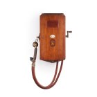 Индукторный телефонный аппарат со специальной защитой от токов высокого напряжения для работы на железнодорожных линиях связи, модель AB 5000