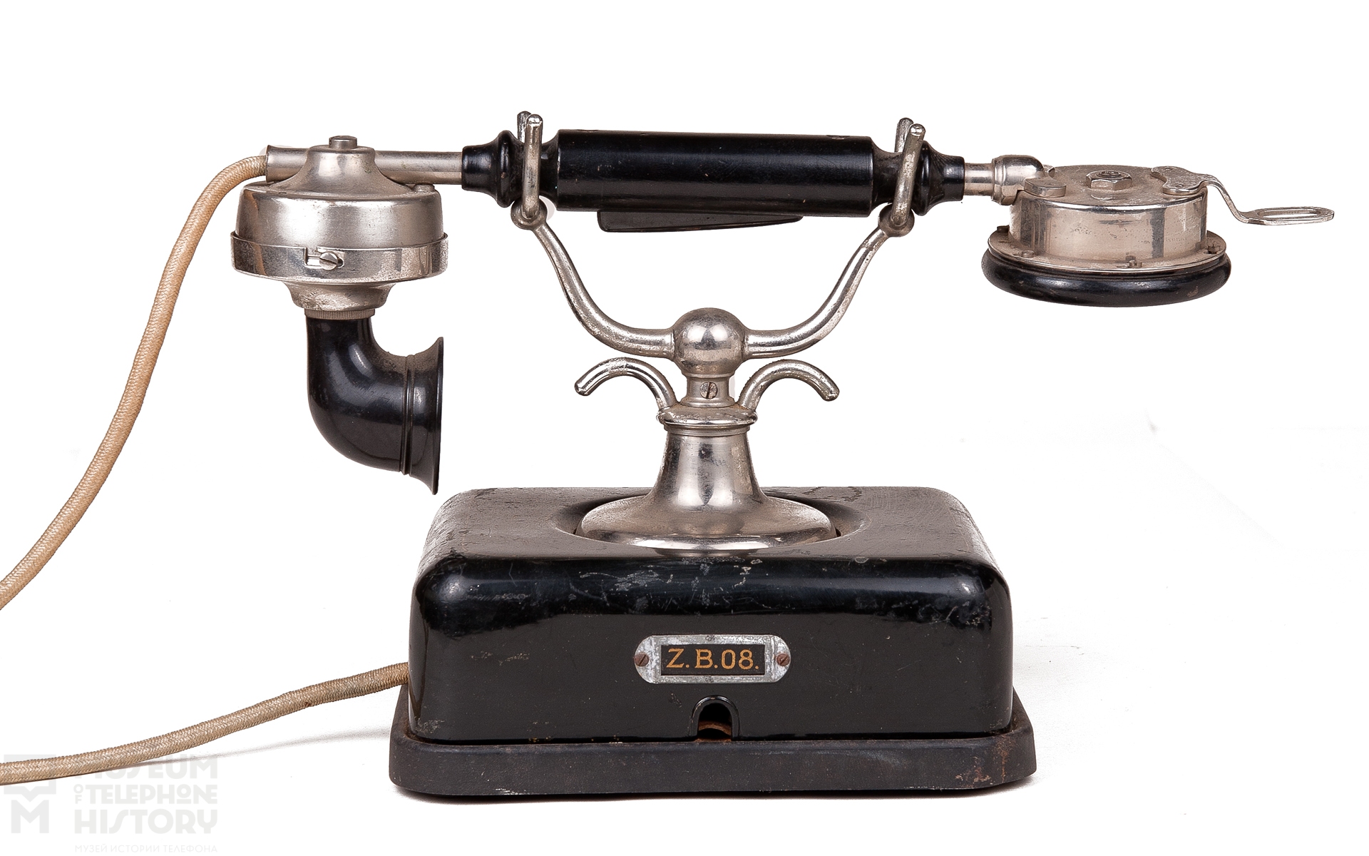 Звонкий история. Телефонный аппарат Бойля 1896. Телефонный аппарат Эриксон 1910 года. Дисковые Телефонные аппараты 1896. Первый телефонный аппарат.