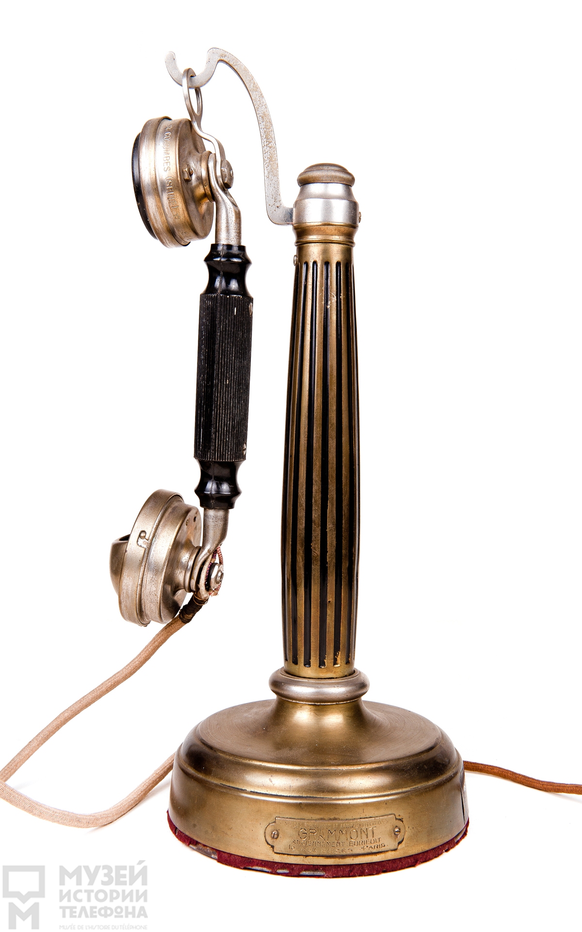 Телефонный аппарат-стойка в металлическом корпусе с микротелефонной трубкой