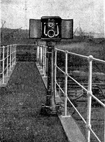 Navyphone-модель-2461-на-палубной-стойке.png